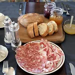 Viscardo Farmház *